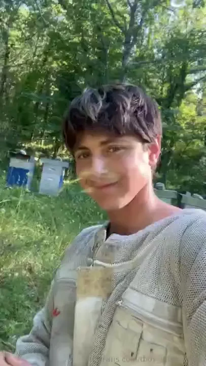 Honey harvest coming soon can t wait to taste this seasons flavors and part 1 