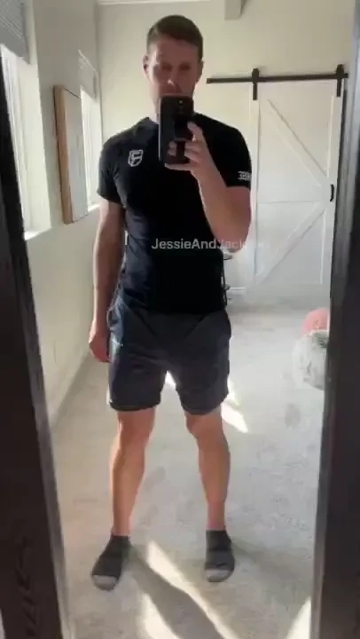 Just showing you my gym outfit and a bit more 