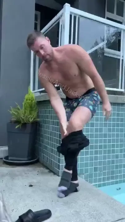 Voyeur style video you peak through the fence and see me getting naked 