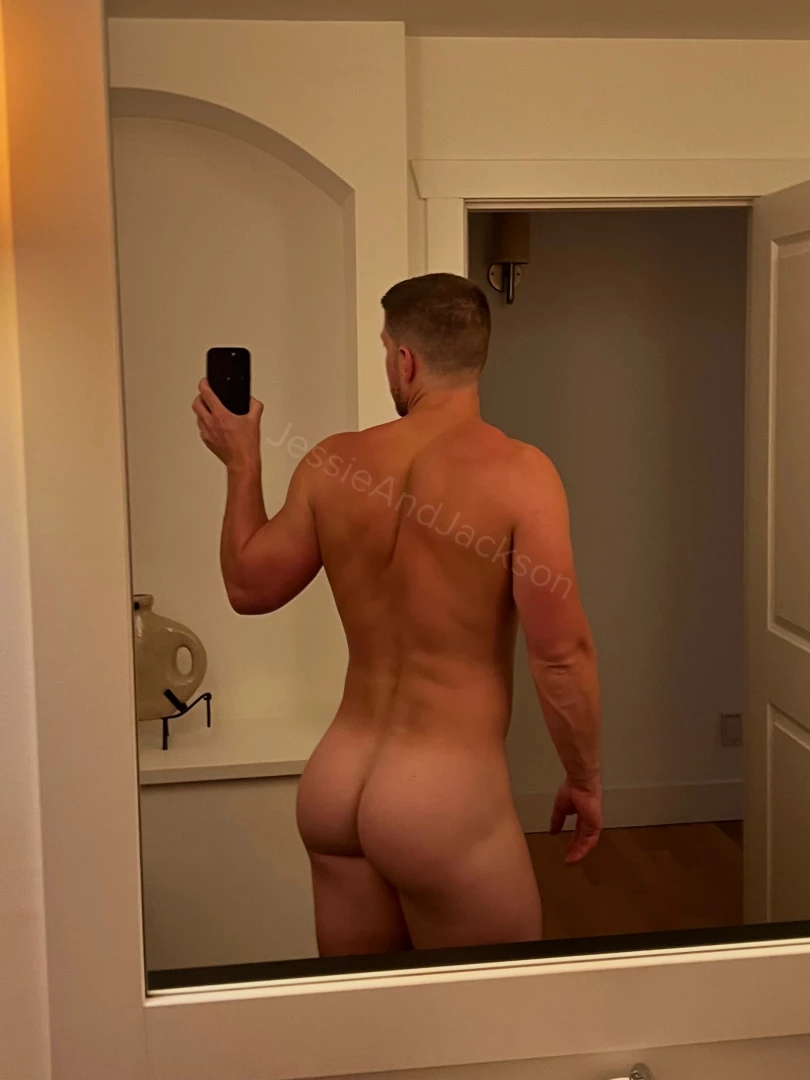 To finish off hump day here are some ass shots 