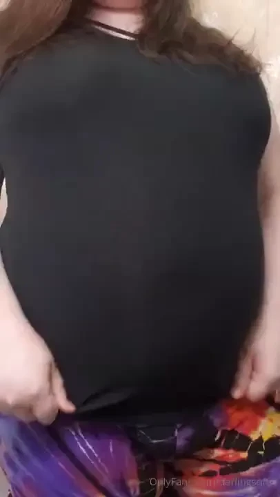 I m so plush it s addictive the way my stretch marks go all around me 