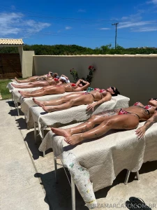 Eu e minhas amigas pegando sol detalhe tem umas m dias bem gostosas part 1