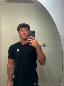 Who s in the mood for a nude dm me and let s chat