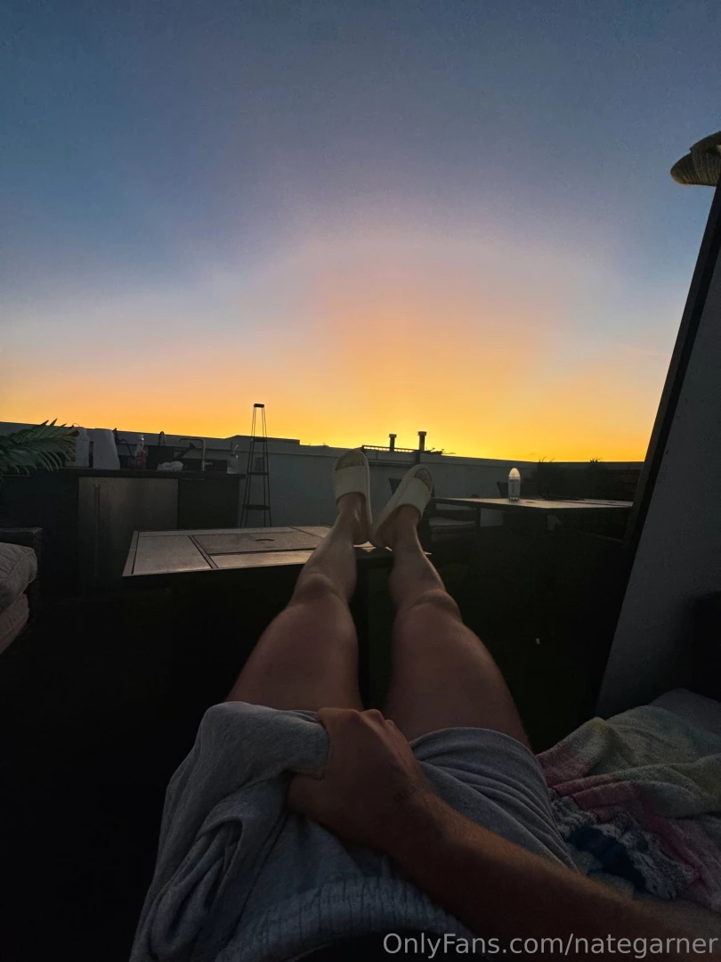 Come give me a blowjob during sunset baby 