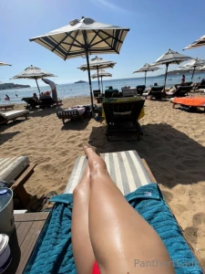 I love going to the beach - i always wanted to hook up with someone on