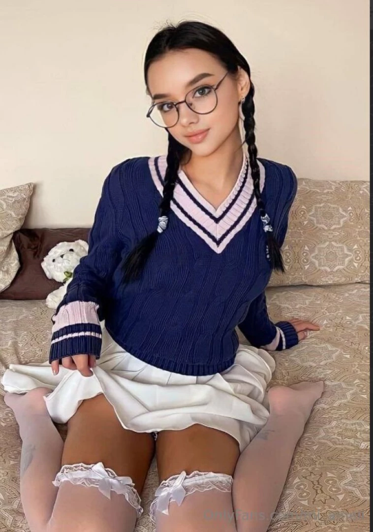 mi-ameli - Subscribe sexy yunno for free today only this innocent cutie sexy part 3 