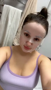 mi-ameli - Do you do a face mask at night haha 