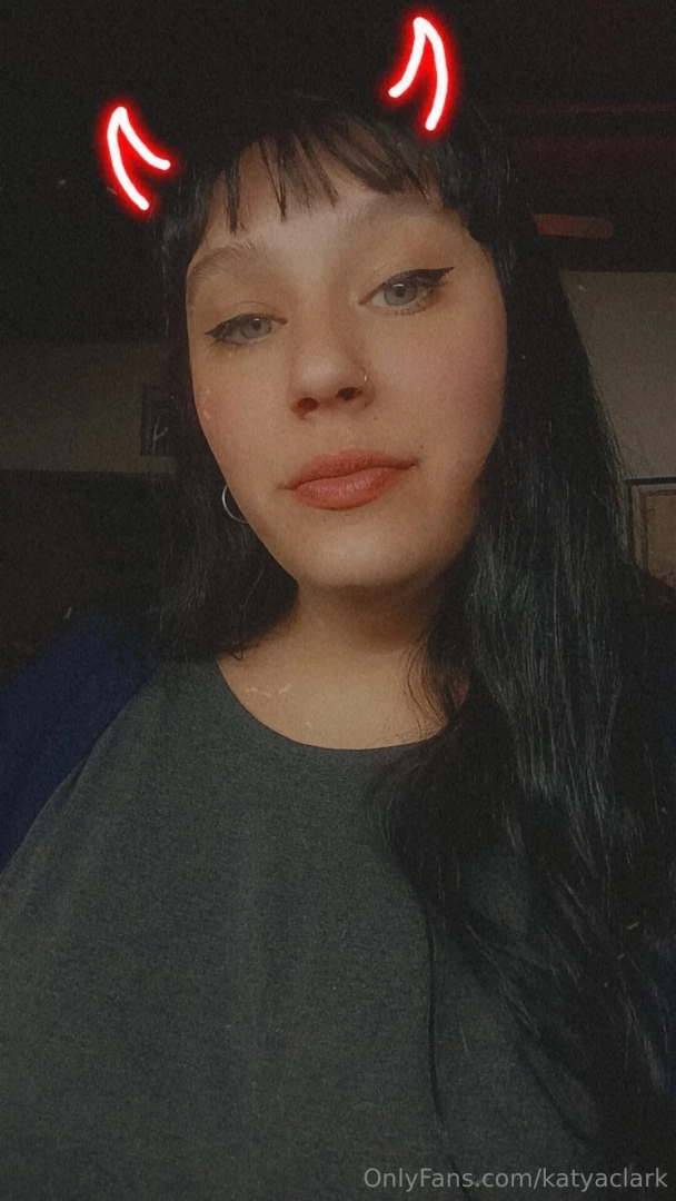 Cold morning here who s there to warm us up with sexting 