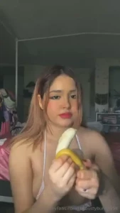 Good afternoon for breakfast i ate banana hbu