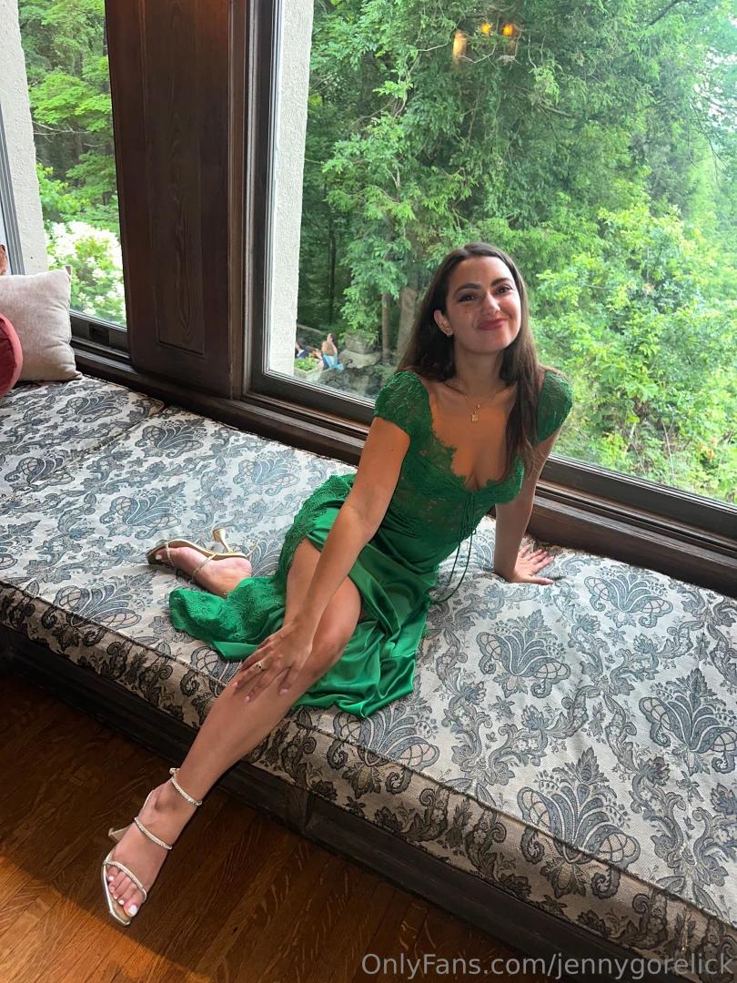 The vibe is ex-wife in the telenovela knows a dark secret 