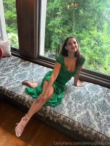 The vibe is ex-wife in the telenovela knows a dark secret