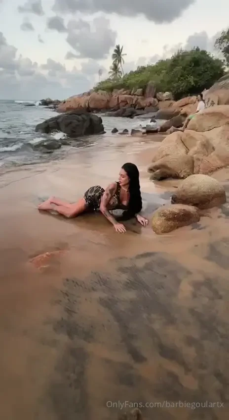 Hello dear i m a brazilian transex super endowed with tanned skin and part 53 