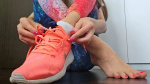 Let me pet your face with my sweaty foot part 1