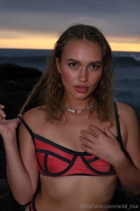 With the ocean behind me i m feeling like a true wave of temptation