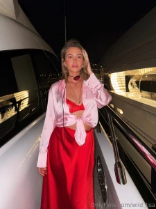 Do u wanna see what is under the dress