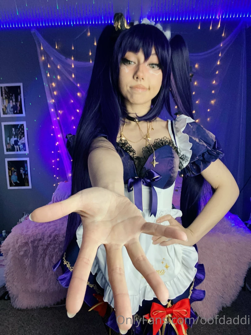 I showed you my collar bones now give me mora 