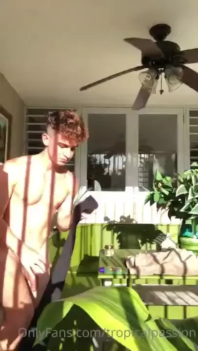 Un videito individual en el balc n sintiendo la libertad de la 
