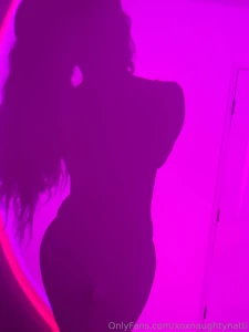 Come fall in love with me