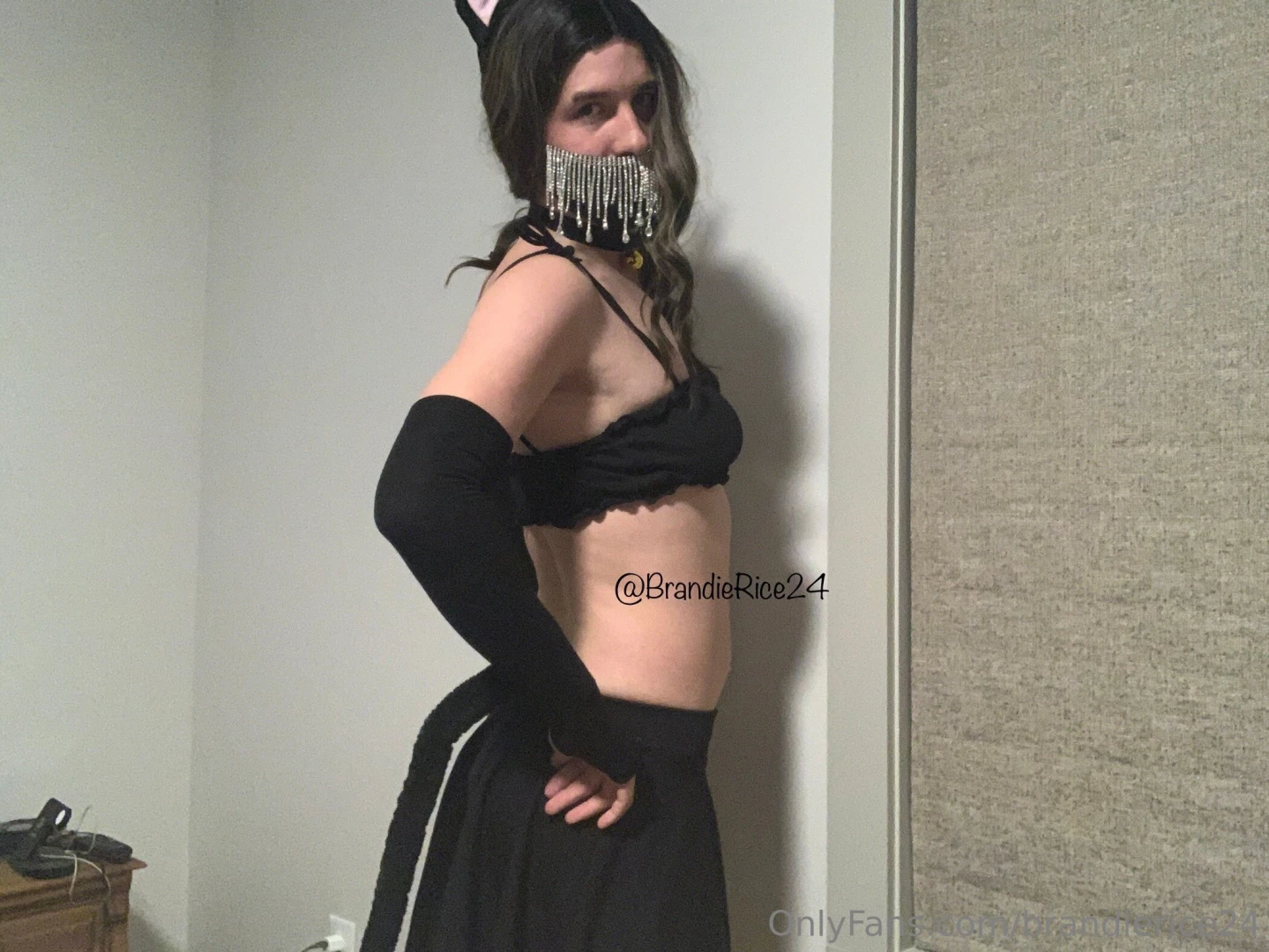 How does the kitty look in her outfit mew part 1 