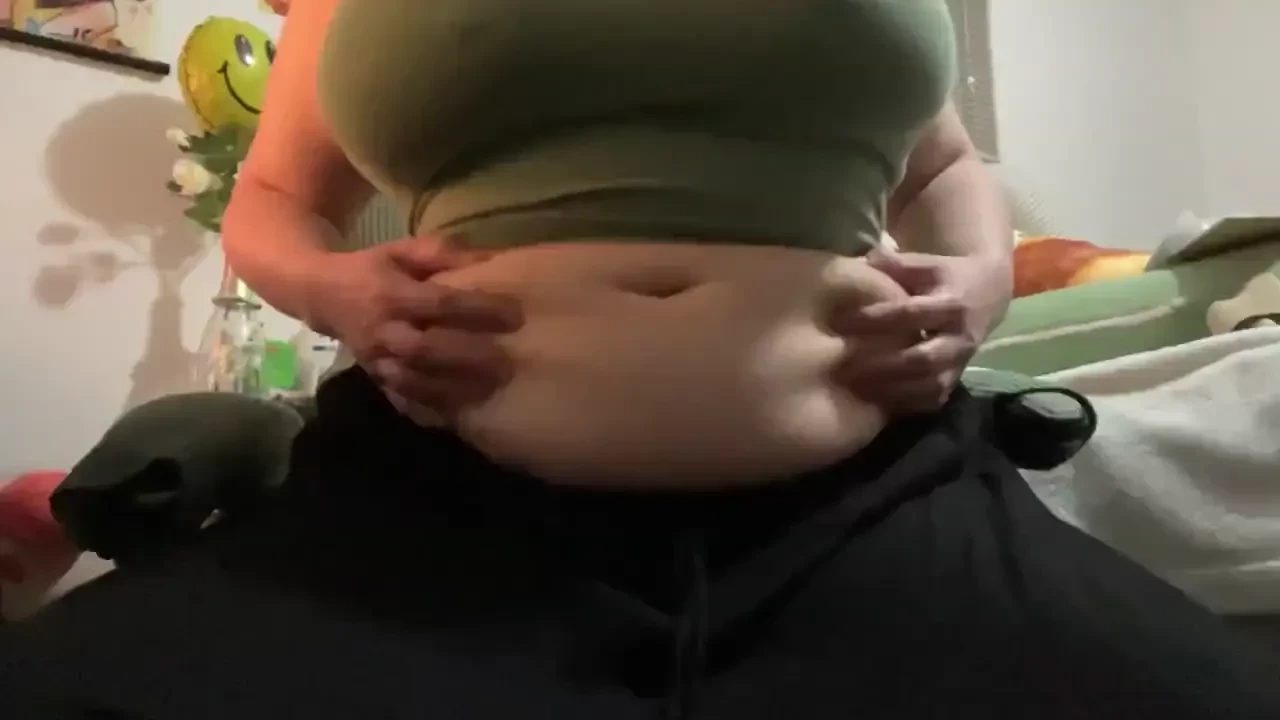 Do u like the way i jiggle tummy belly bellyplay striptease chubby 
