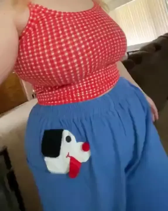 I got a bounce in my step bbw thick thicc chubby curvy cute fashion 