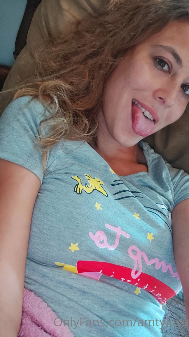 Good day love do you want to see my pussy 
