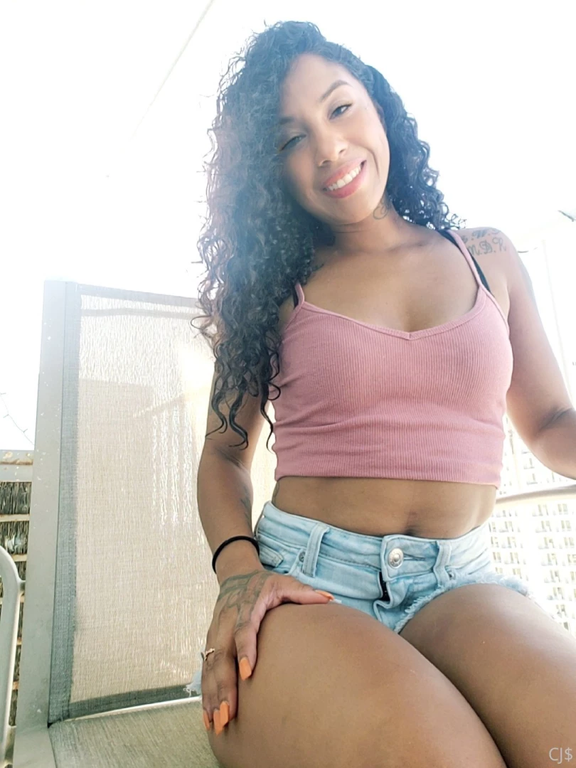 I love you papii i wanna send you nudes all the time and talk dirty to 