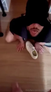I had just arrived at the hotel and the first sub was already begging