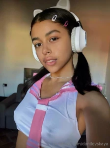 Alishabright is wet right now lusty princess alishabright wants to part 9