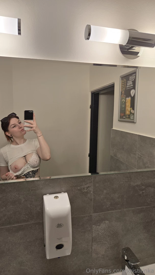 A je tro ku zm na v m m obl ben m baru je t p ed tetov n m ale u jsem 