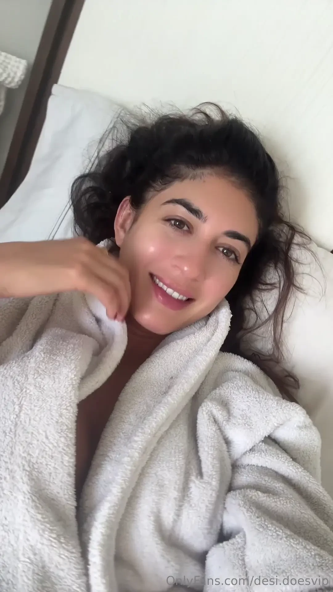 Post shower dm me to video chat 