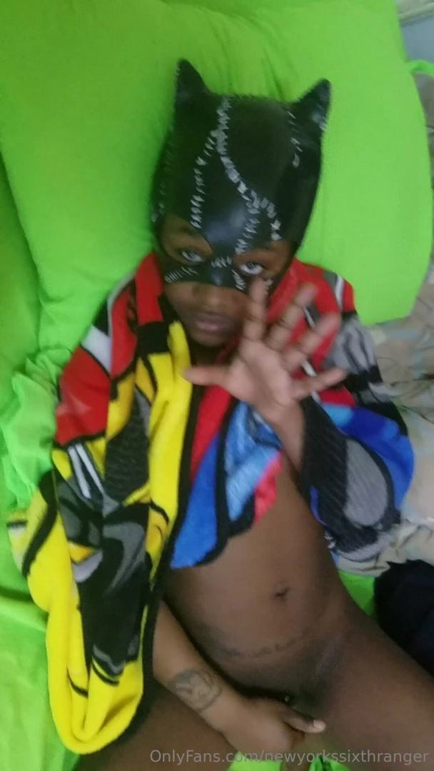 Cat woman gets cat eaten with peneloppp 