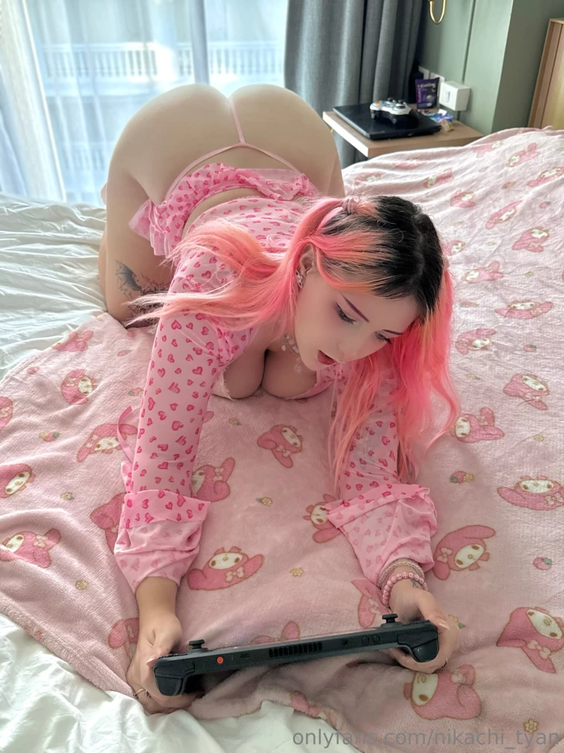 I have prepared something hot for u for valentine s day stay here and 