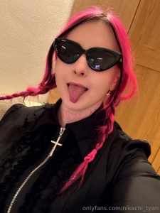 Today the sun finally came out and i decided to wear my new sunglasses