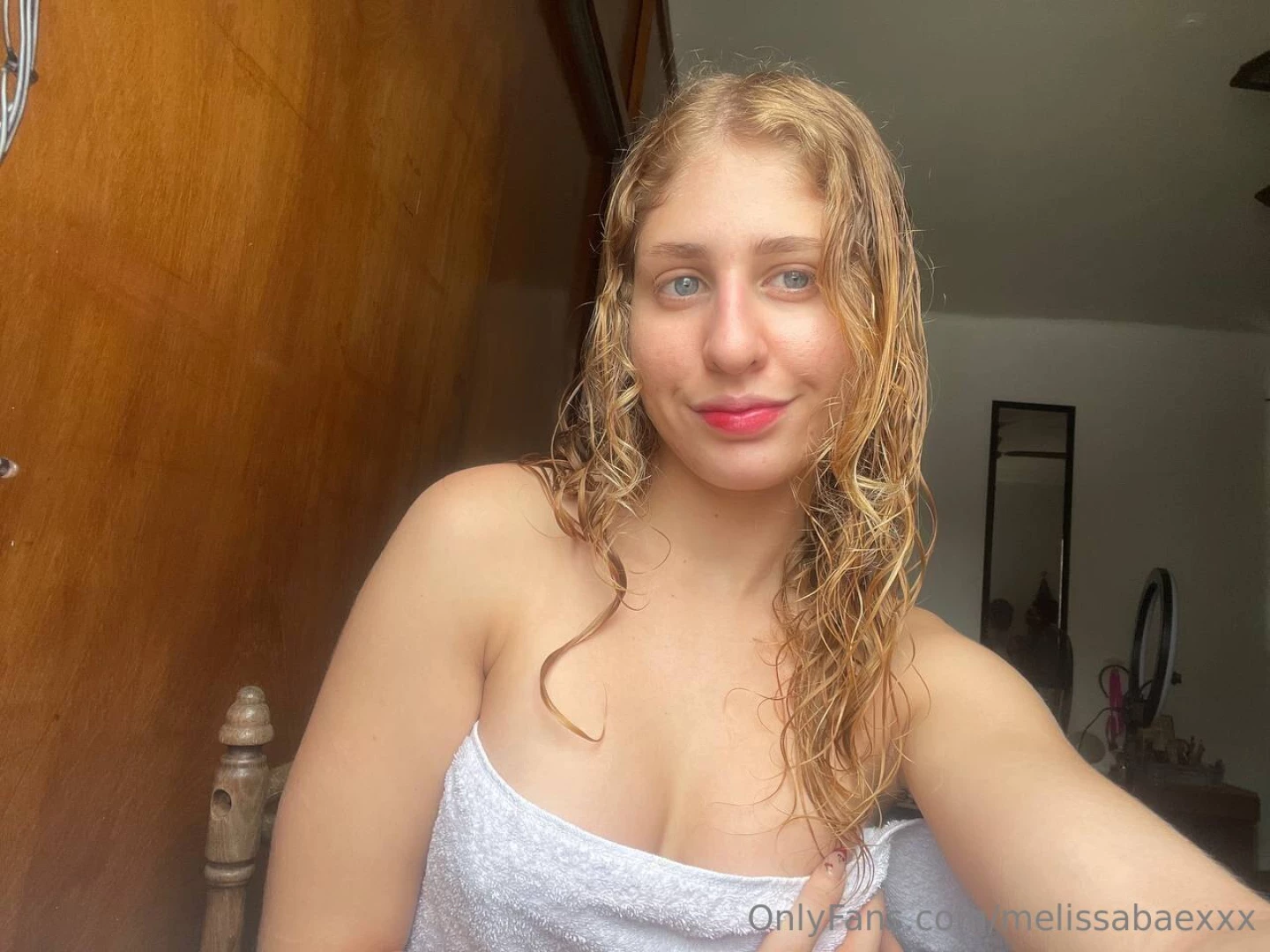 Fashion emergency i need your expert eye to help me choose my outfit 