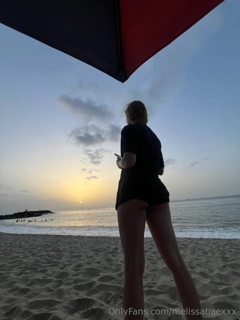 Who else loves to watch a good sunset in the beach i ended up very 