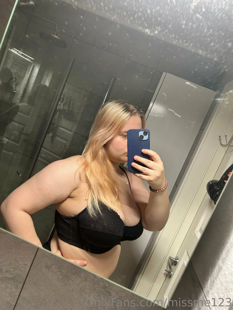 Me and you in same room wood be nice 