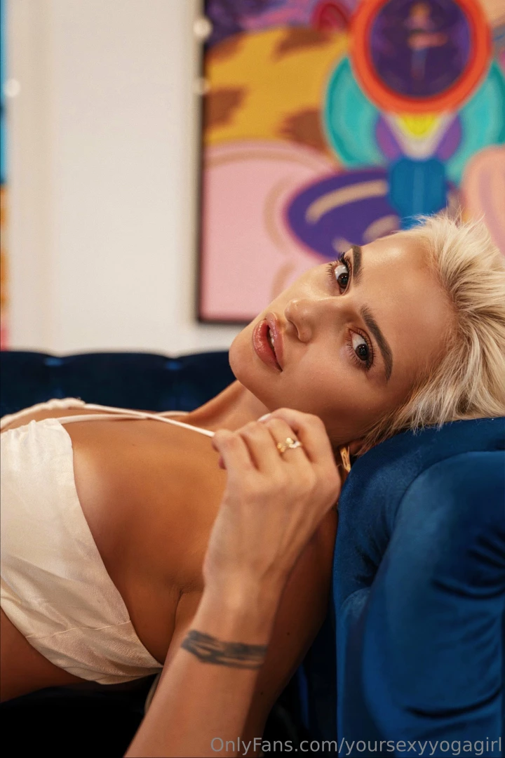 Premium bundle for the next 24-hours only tip 10 for 100 worth of 