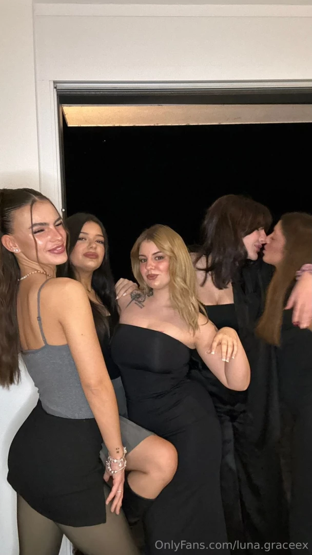 I was the one to get all of my girls to do of so thank me later y all 