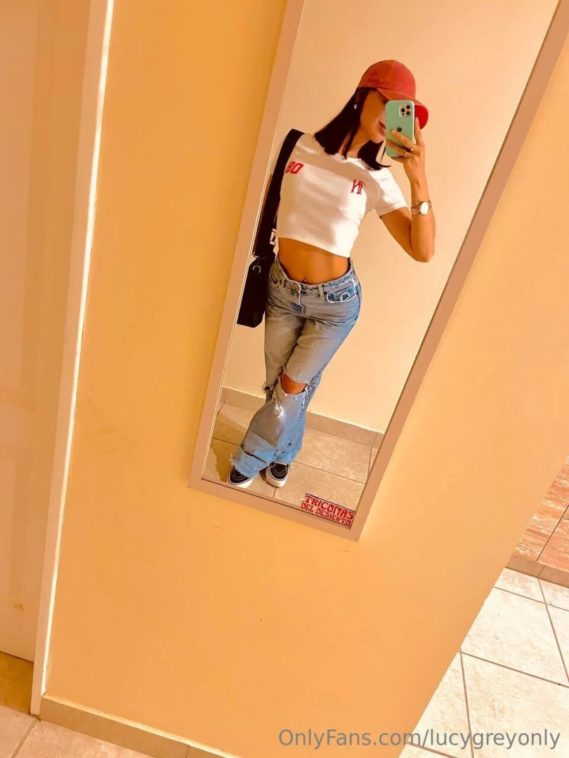 Your favorite petite girl 