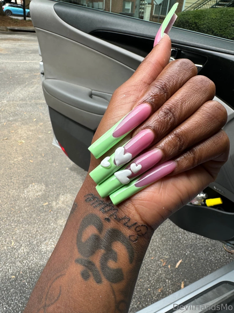 Mommy new set dropping a new video 12am 