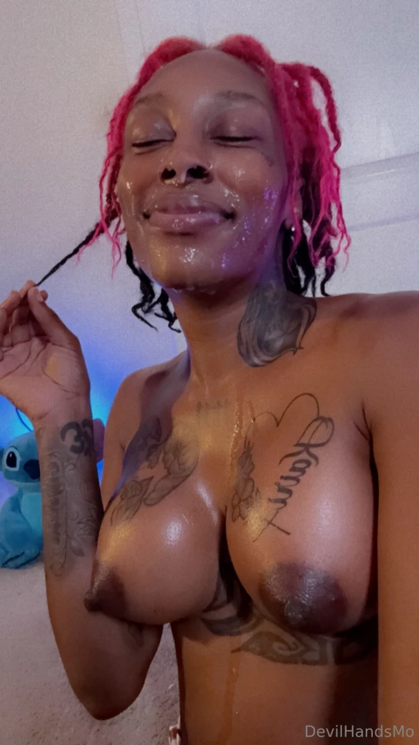 Just beautiful soul who loves healthy cum on her face 