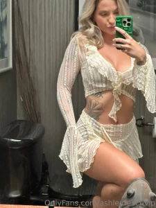 Mirror selfies are my fav can you tell