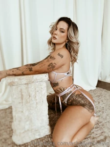 Legs for days babe amp i wanna talk to you send me a message part 1