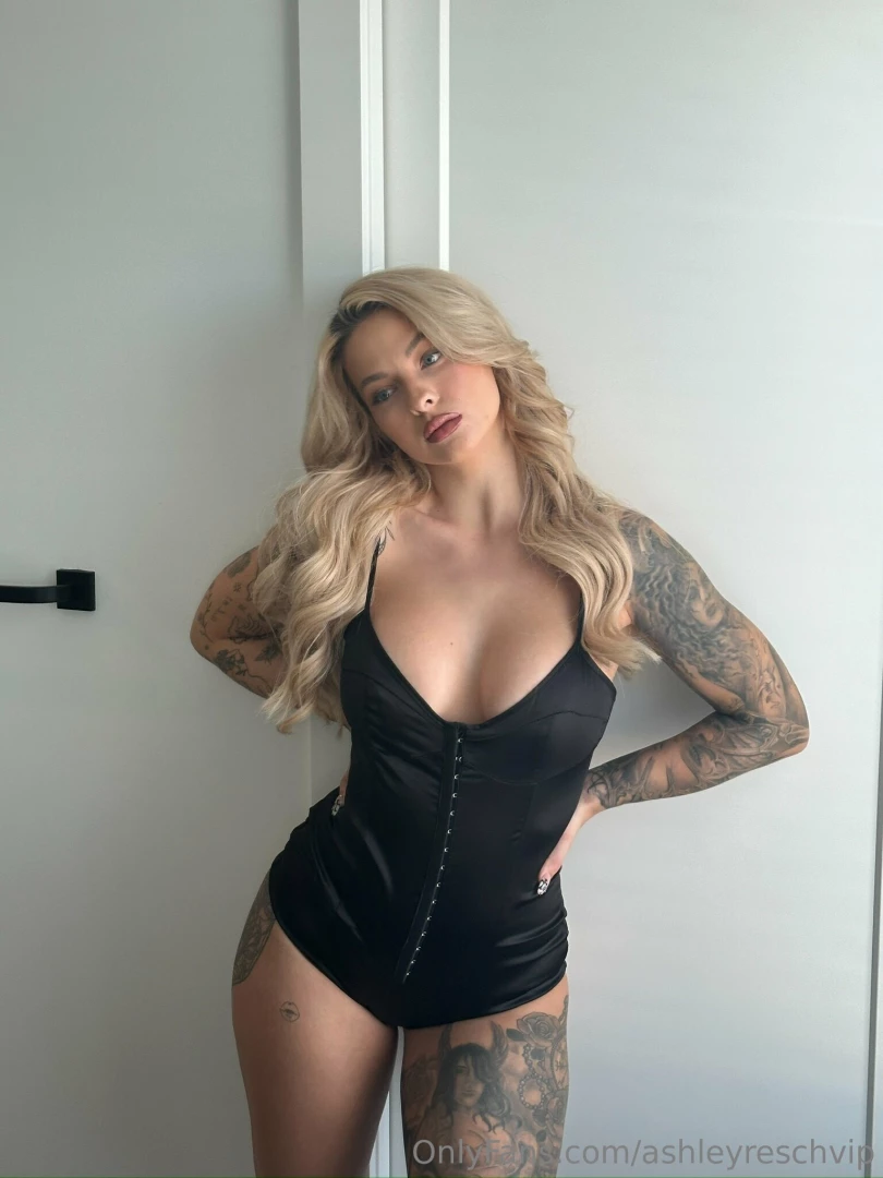 Waiting for you in the dm s be like 