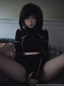 Should i show you what s under my hand 3 part 1