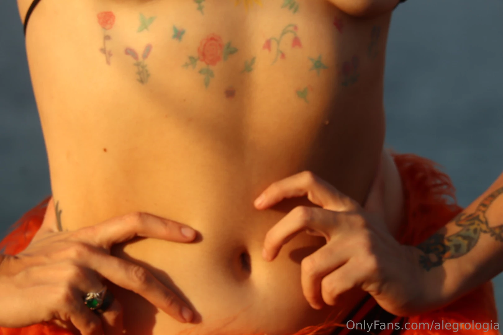 I hope you re thinking about kissing me right here 