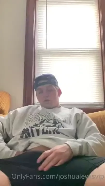 I was so fucking horny at my dads place when he wasn t home that i had 