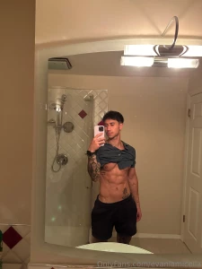 If you get on your knees i ll drop my pants