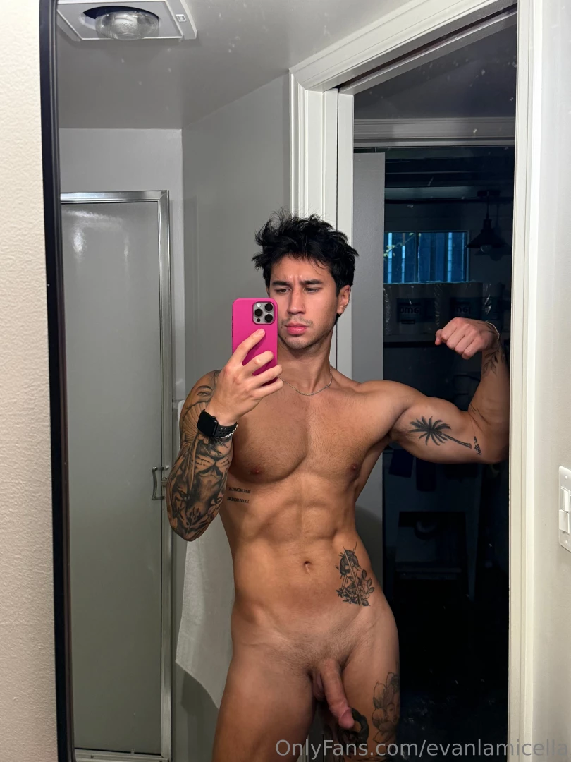 Anyone else wake up with bedhead 